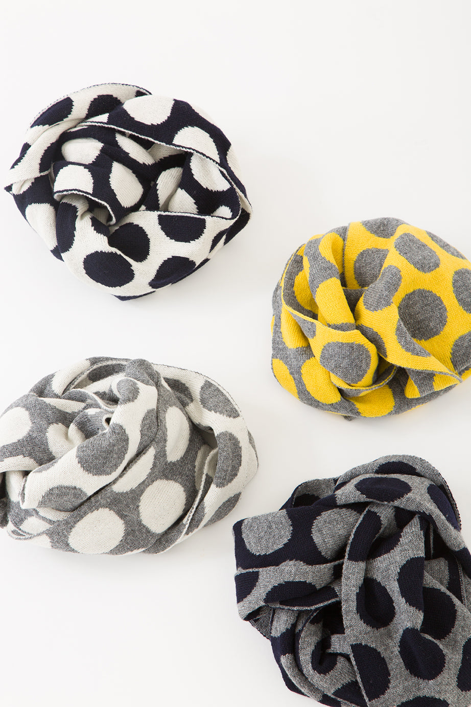NO SCRATCHY SCARF (Dots)