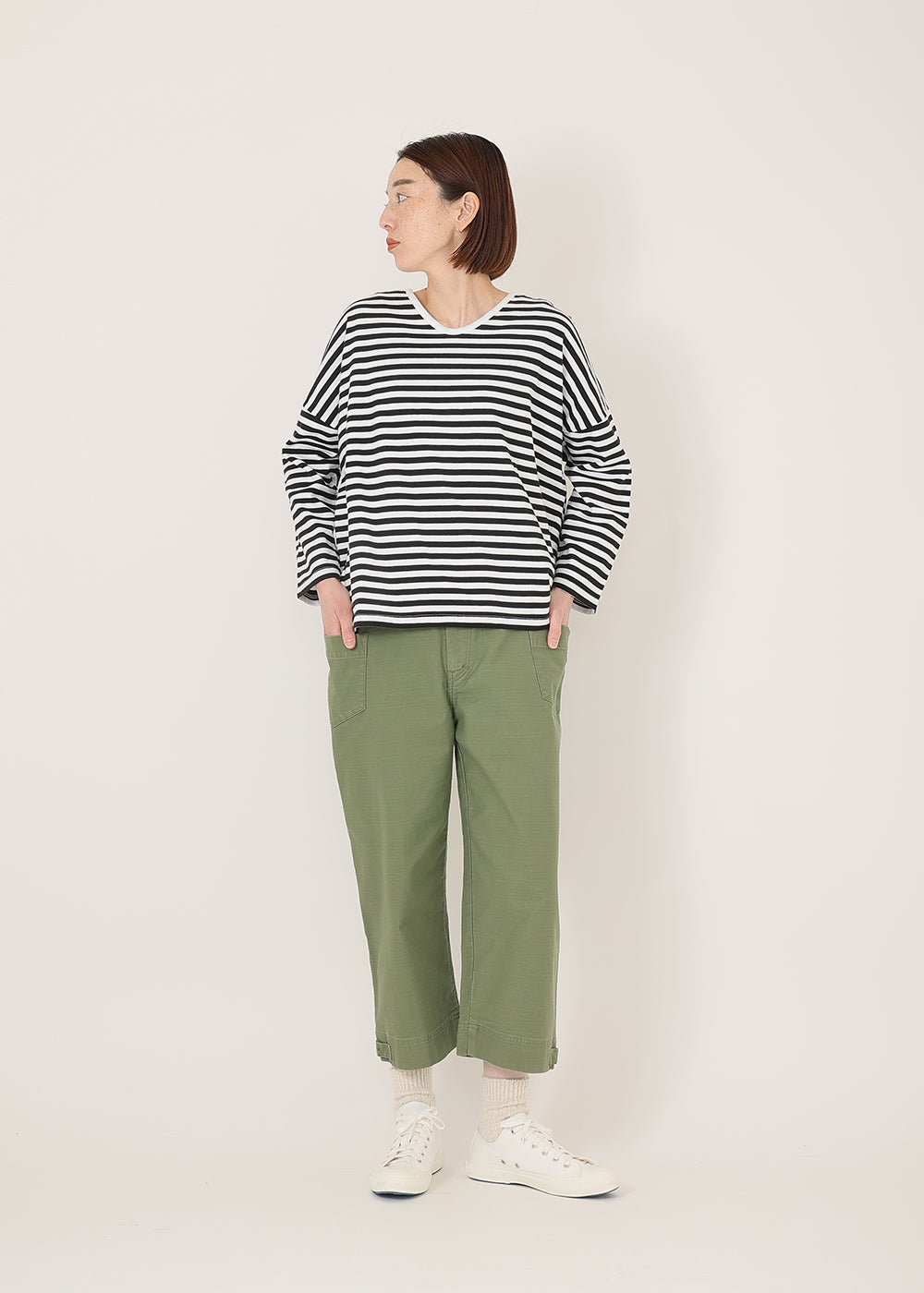 カーキ model:164cm