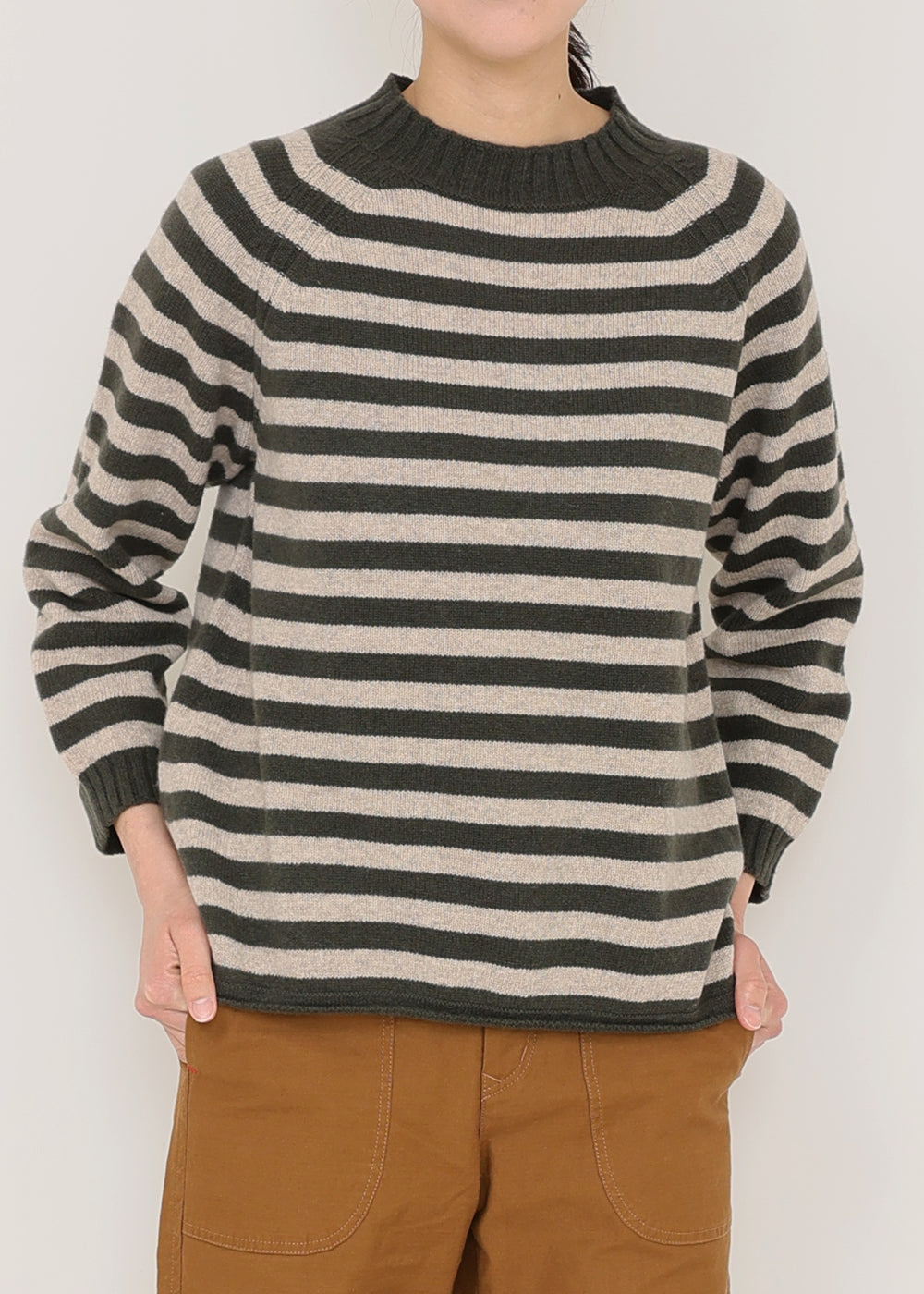 カーキ×ナチュラル model:170cm