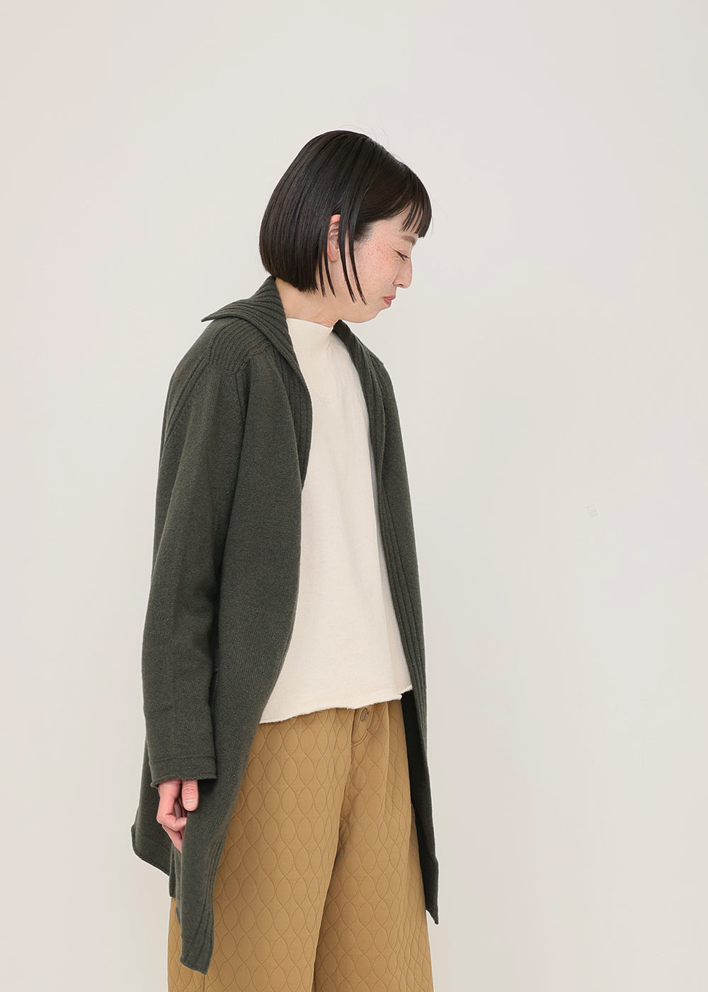 カーキ model:164cm