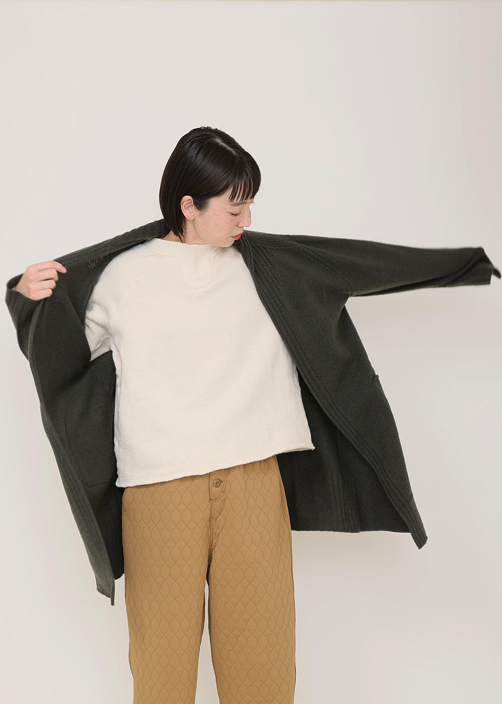 カーキ model:164cm