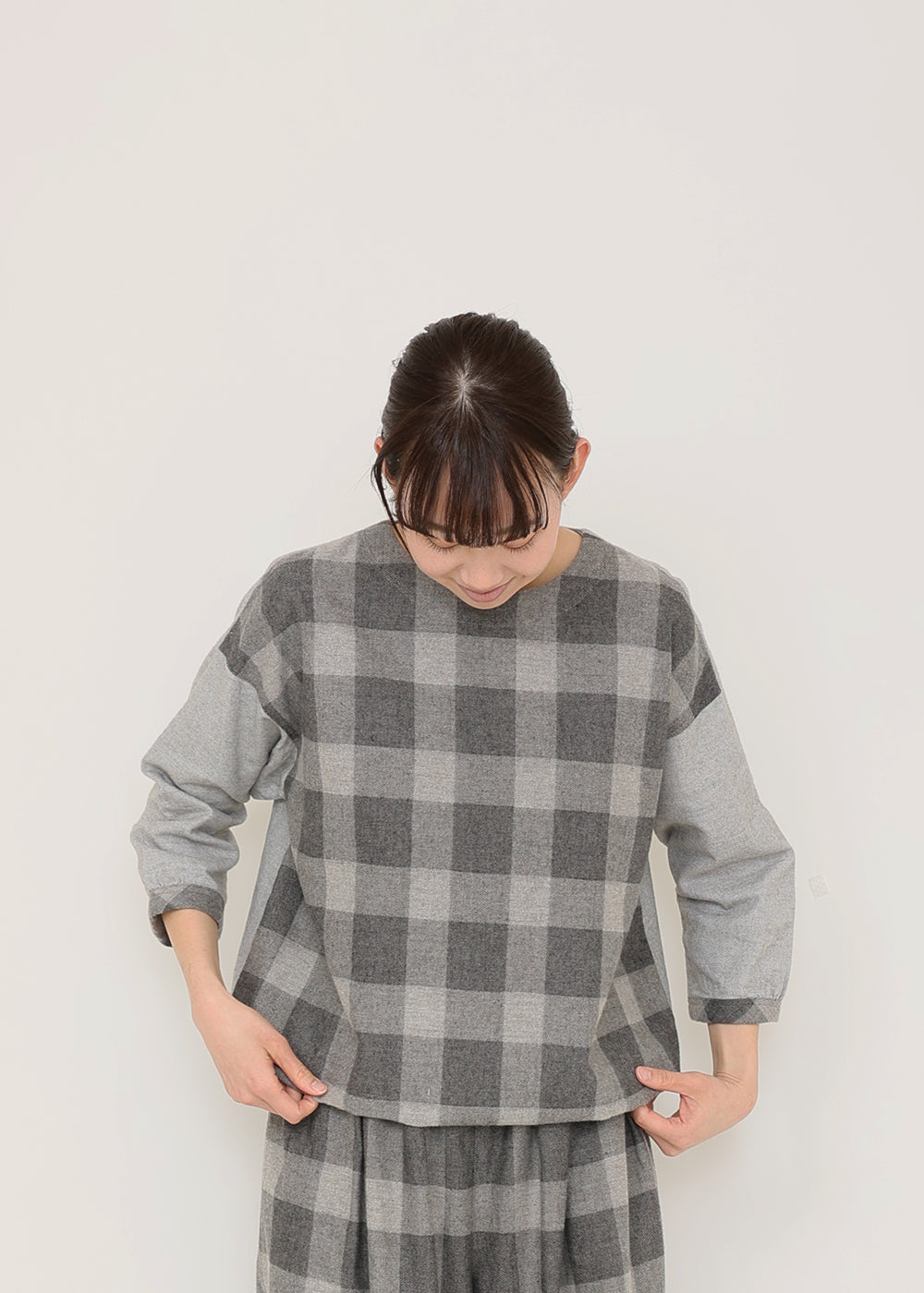 グレーチェック×グレー model:170cm