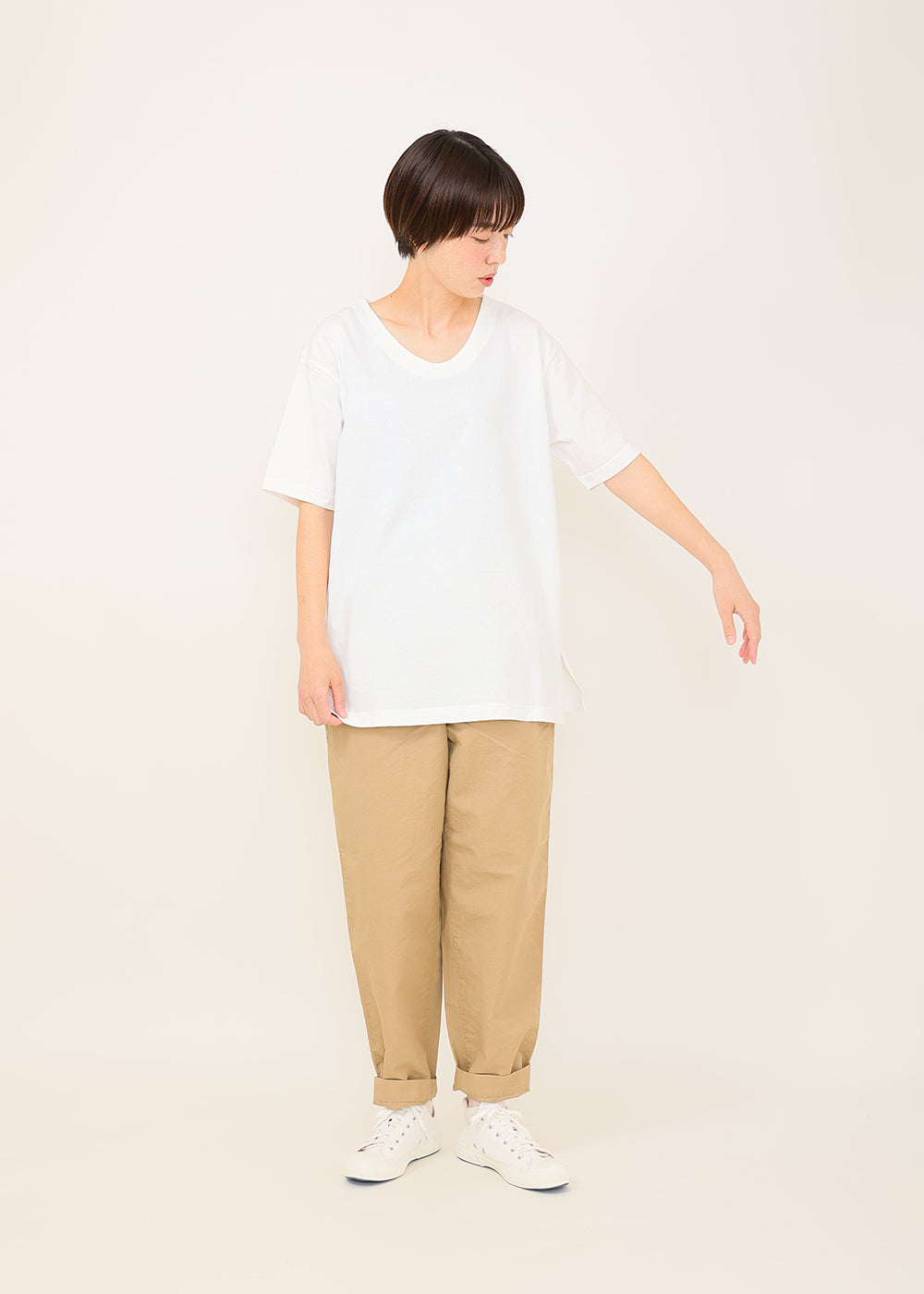 白 model : 164cm