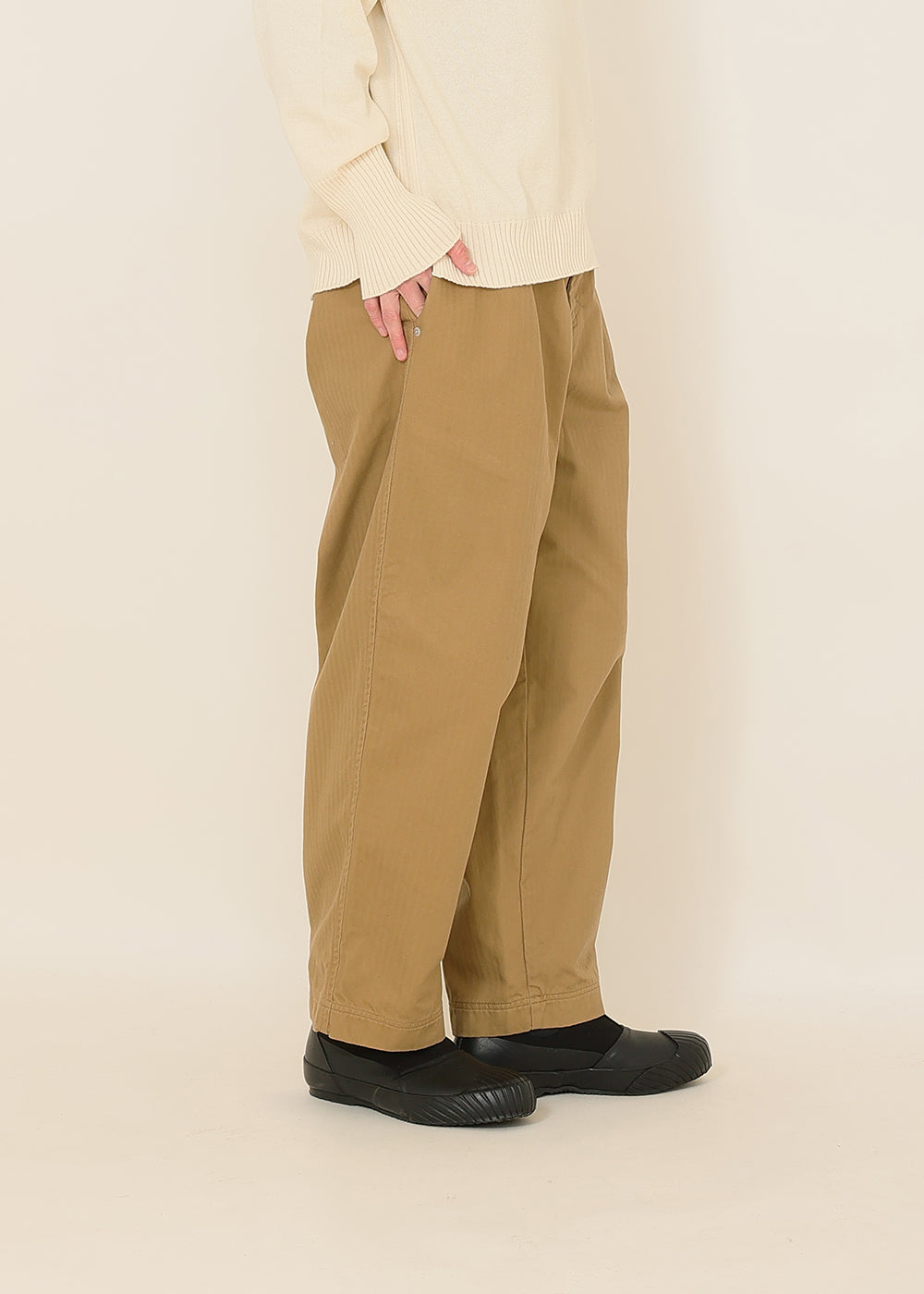 ベージュ model:164㎝