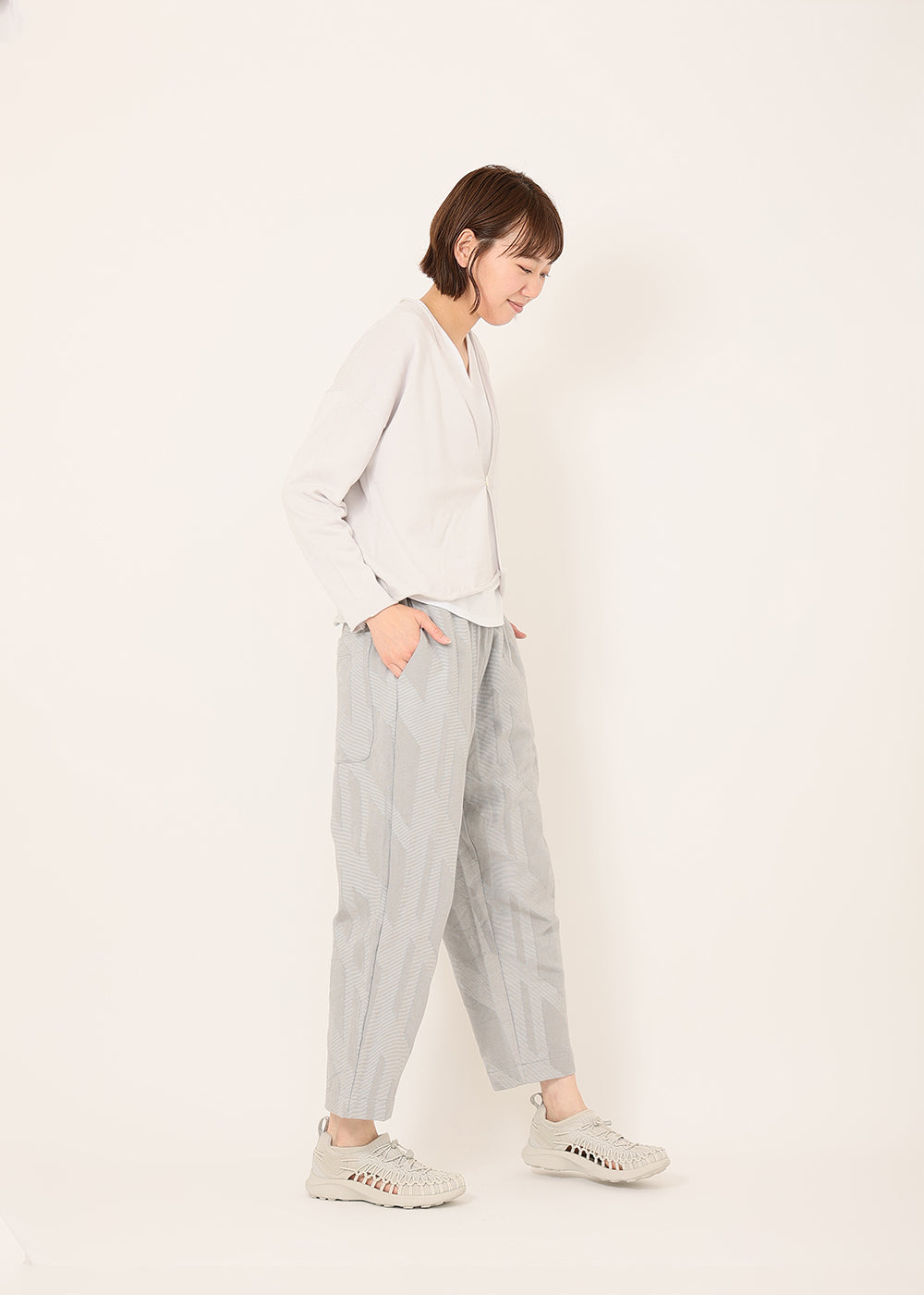 ミドルグレー×ホワイト model:170cm