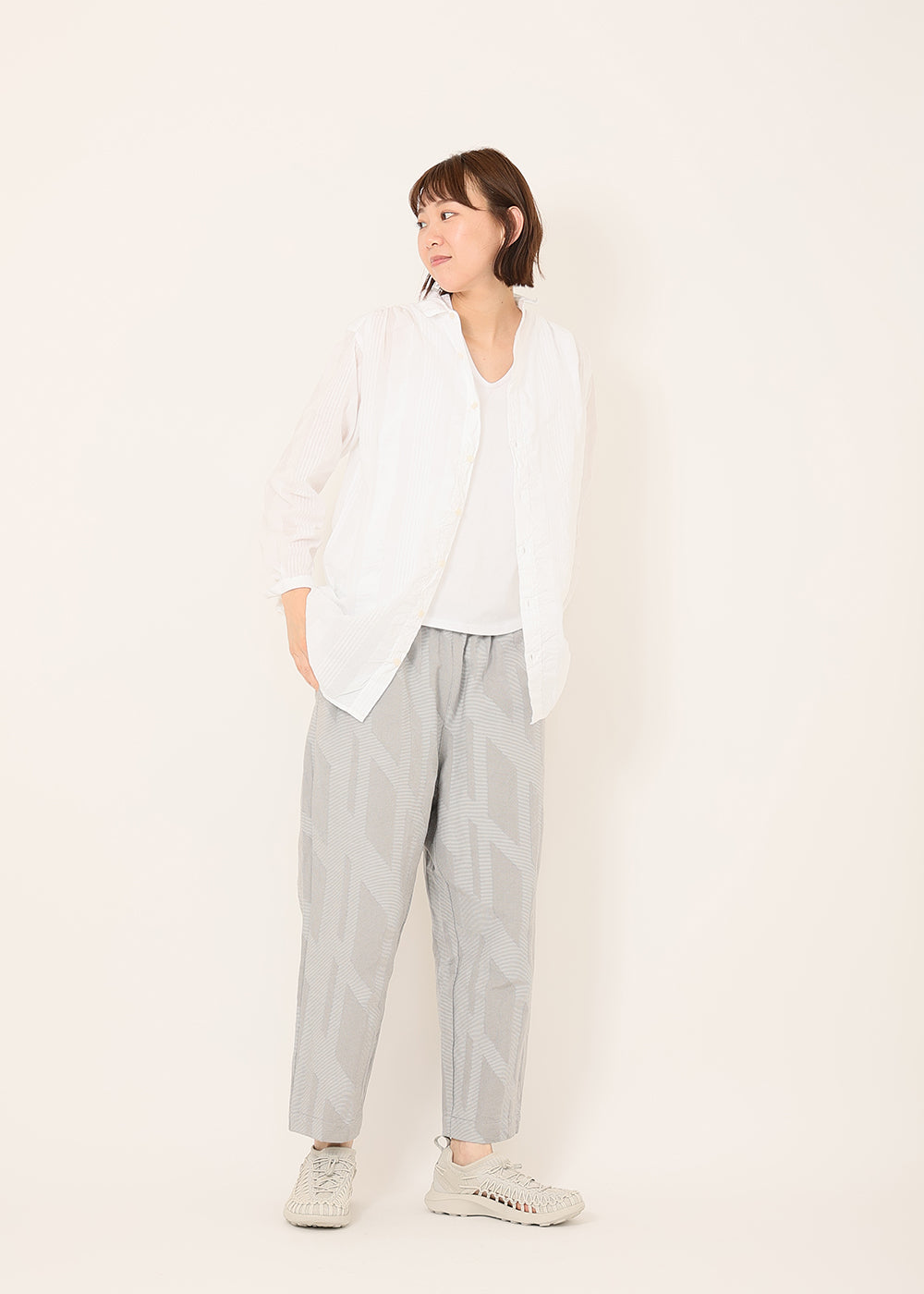 ミドルグレー×ホワイト model:170cm