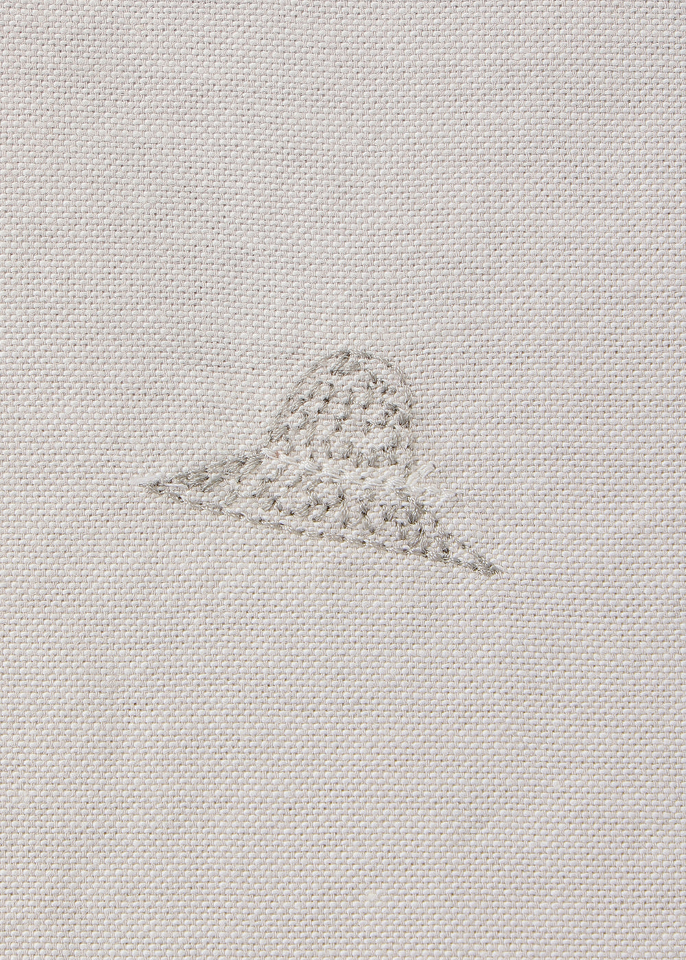 グレー 刺繍
