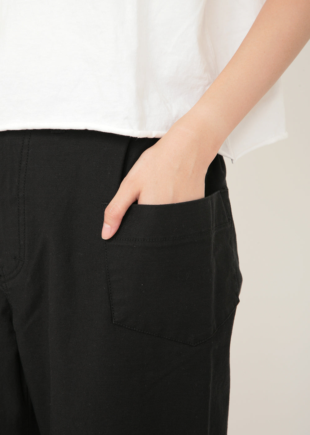 Uneven Satin Stretch 8/10 Pants