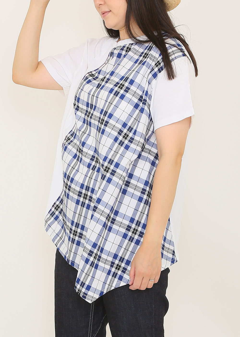 白 x ブルーチェック model:164cm