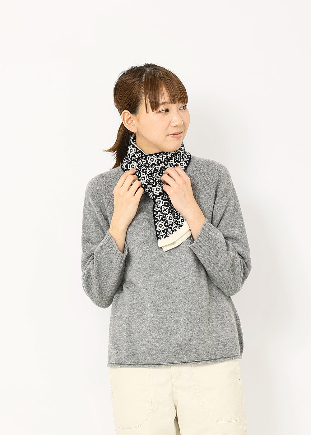 新品タグ付✨】特価✨】SHANGHAI TANG ウール100% マフラー　総柄 ちくちくしないマフラー（ノルディック柄）│OTA KNIT ┃ to touch