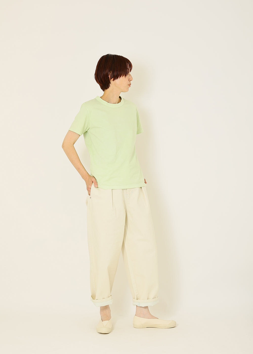ペールグリーン size2着用　model : 164cm