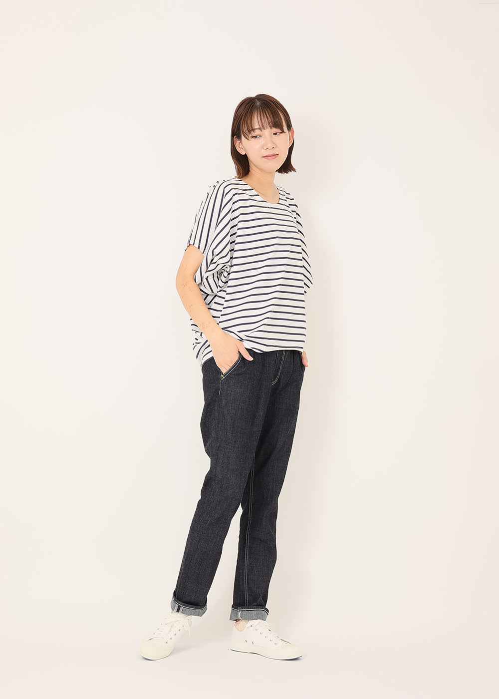 ホワイト×ネイビー　model：170cm