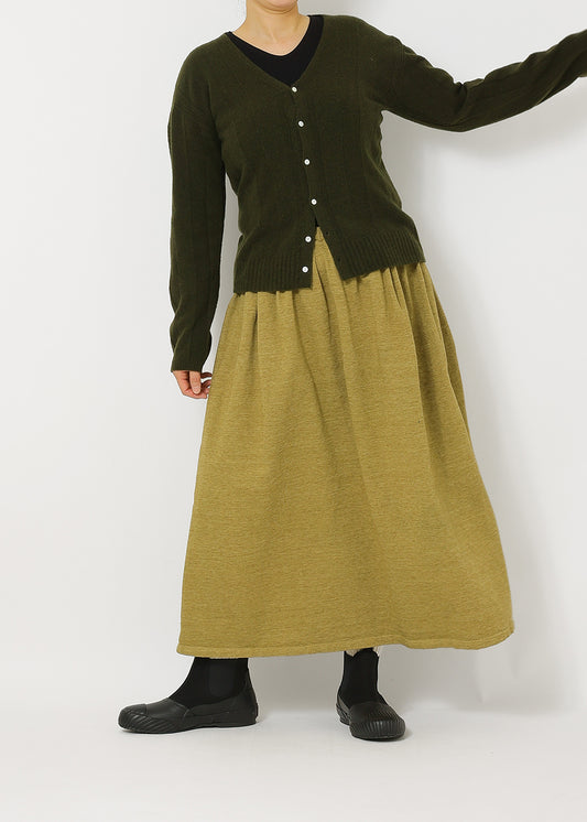ベージュ　model：162cm