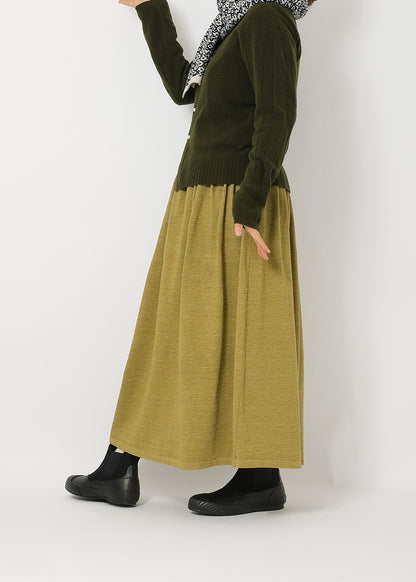 ベージュ　model：162cm