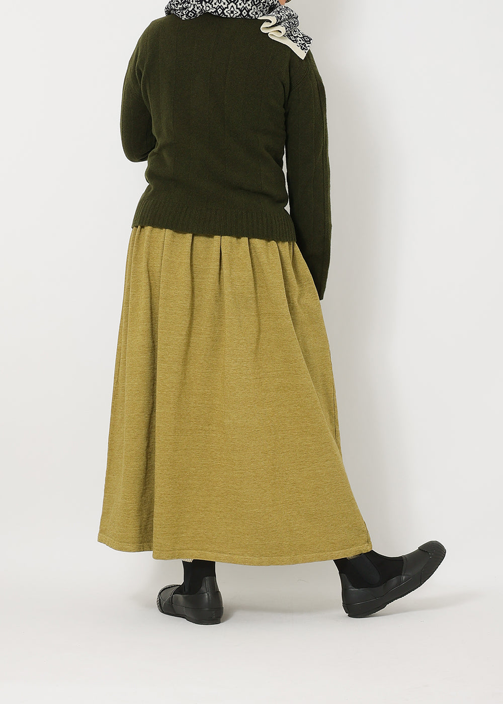ベージュ　model：162cm