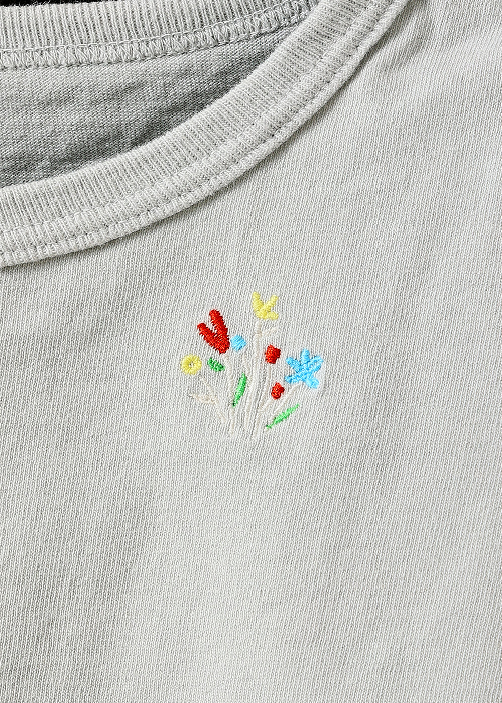 ライトグレー