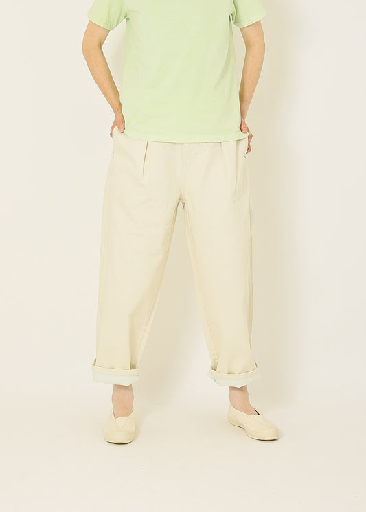 生成×ペールグリーン　model：164cm