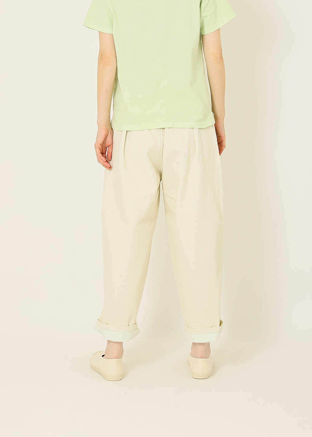 生成×ペールグリーン　model：164cm