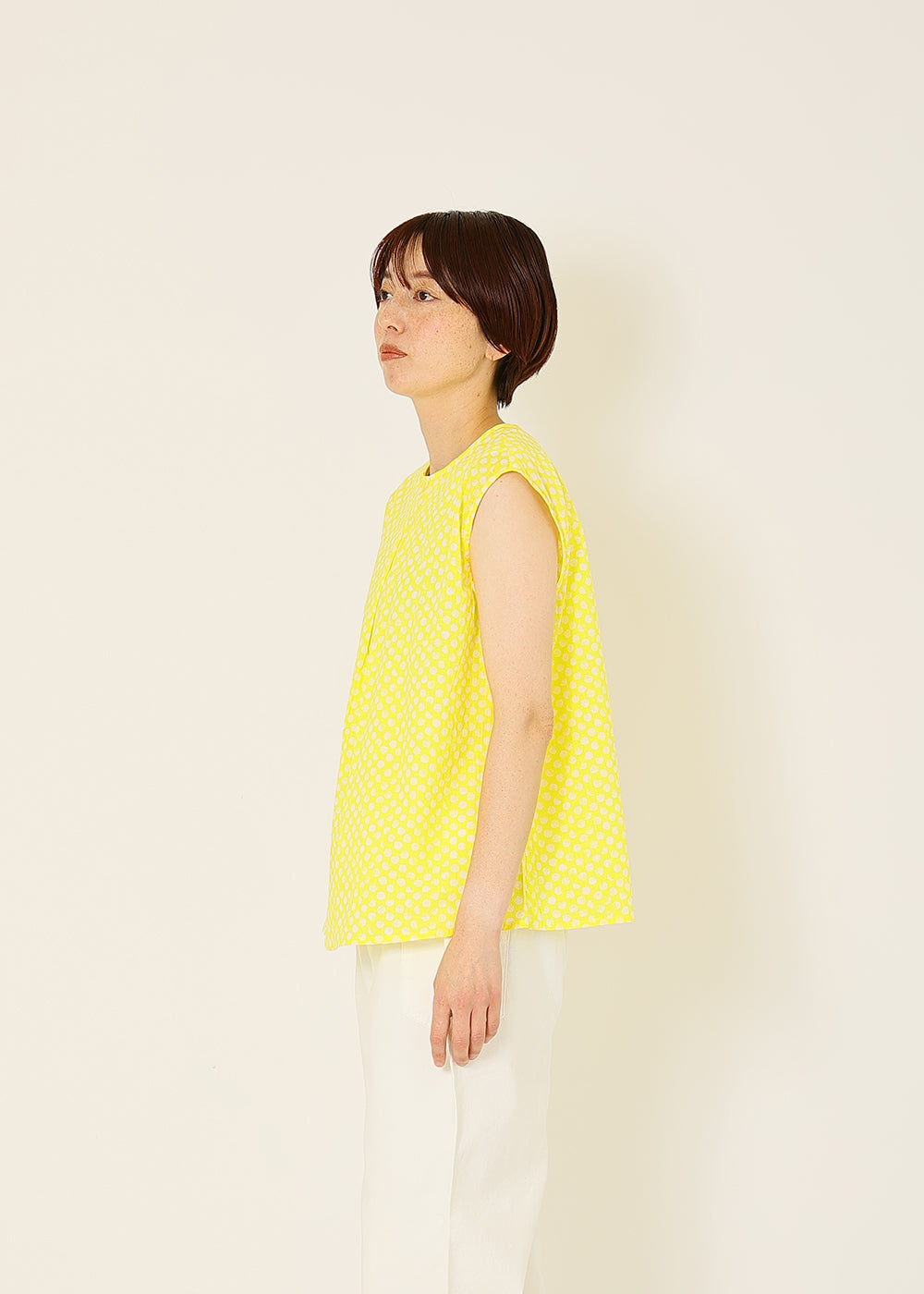 イエロー　model：164cm