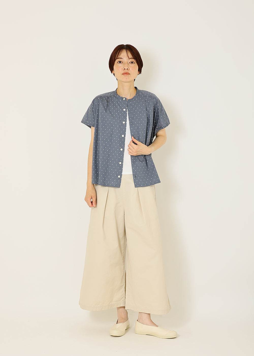 グレー×白　model：164cm