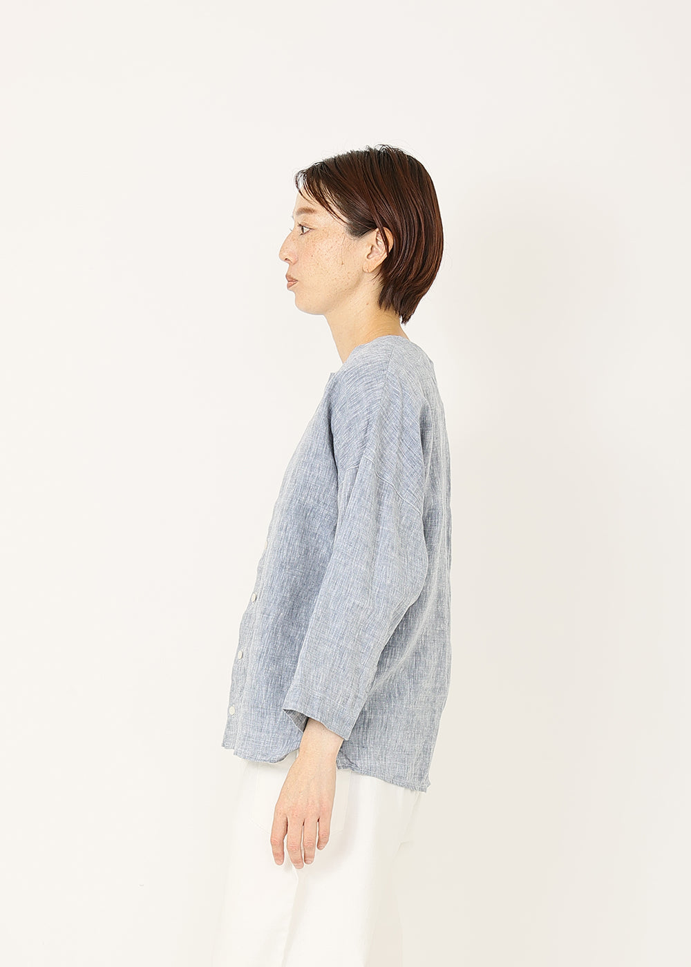 ネイビーシャンブレー　model：164cm
