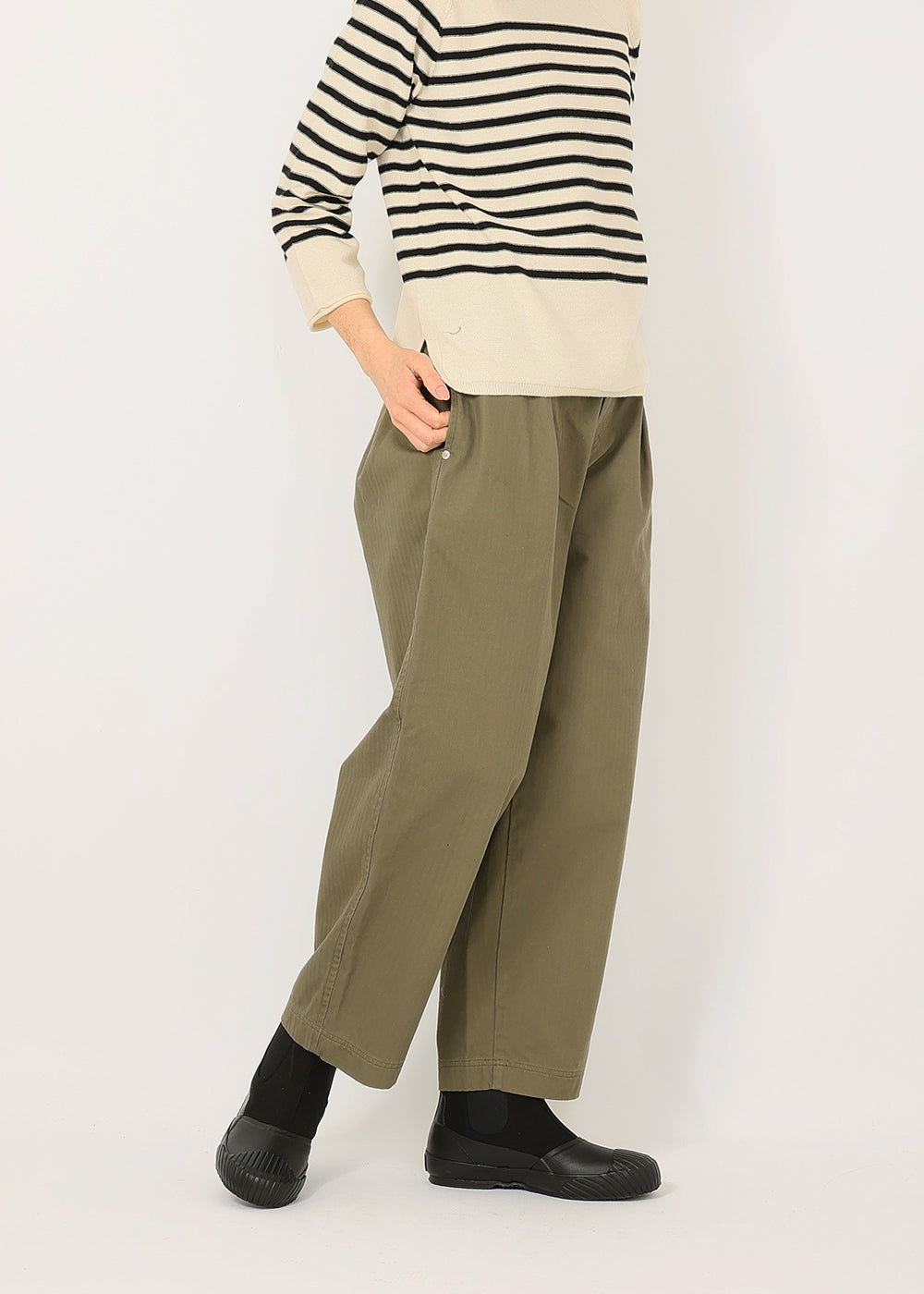 コットンへリンボンツイルタックパンツ