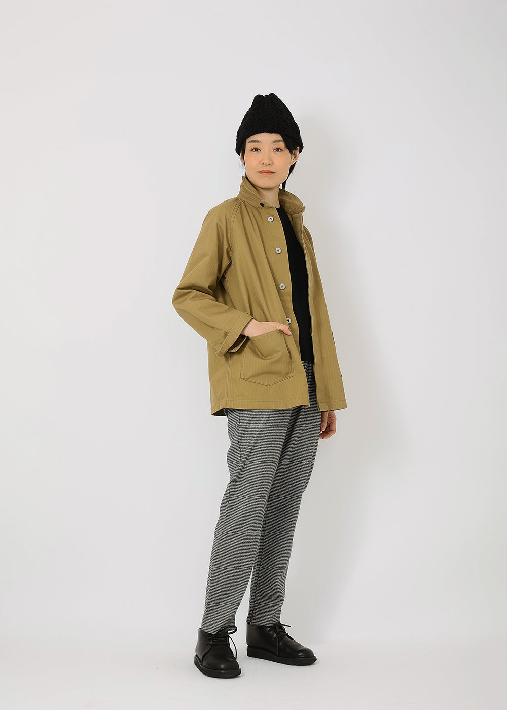 ベージュ　model：168cm